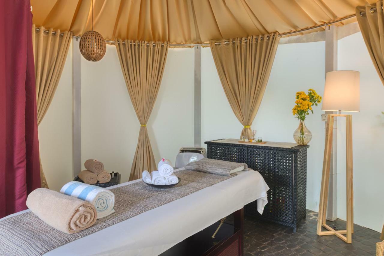 Azaya Beach Resort Goa Benaulim Kültér fotó
